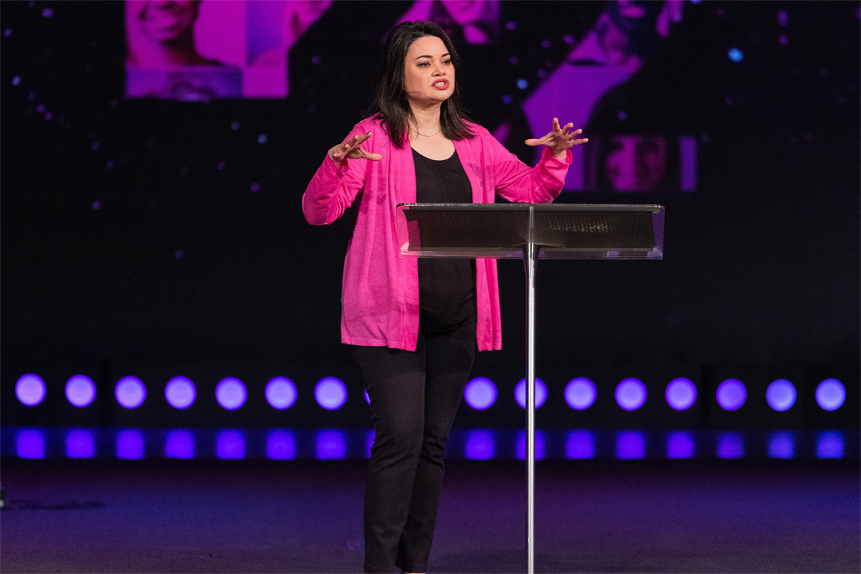 2022-4-30-Flourish22_Womens_Conference-17